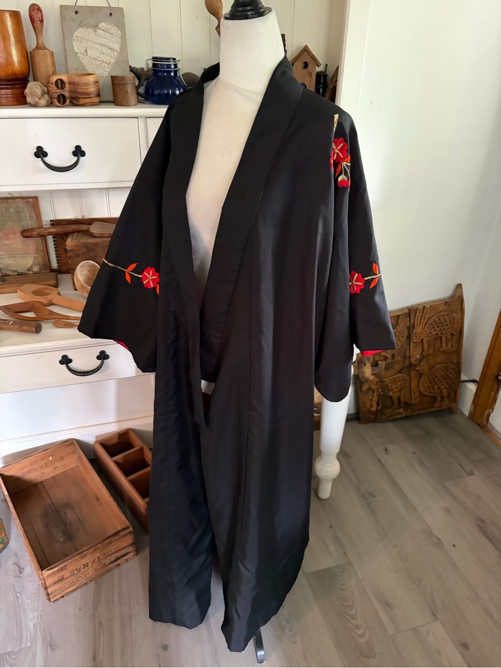 Vintage Women’s Black Embroidered Floral Japanese Haori Jacket -